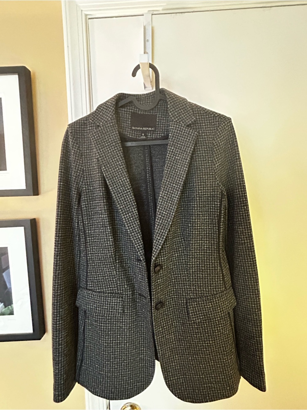 Banana Republic Women’s Charcoal Houndstooth Blazer